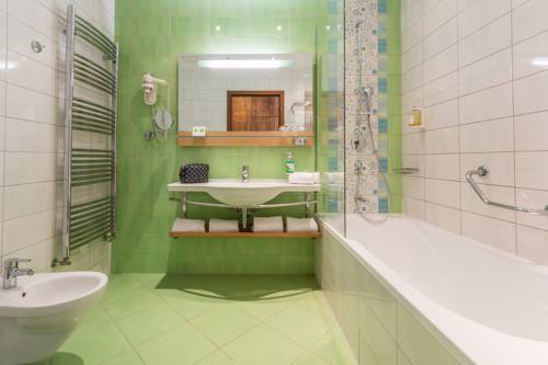 Imagen de la habitación del Hotel Arena Maribor. Foto 15