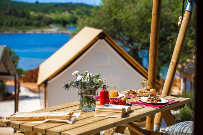 Imagen de la habitación del Hotel Arena One 99 Glamping. Foto 7