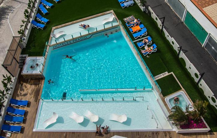 Imagen de la piscina del Hotel Arena Prado. Foto 10