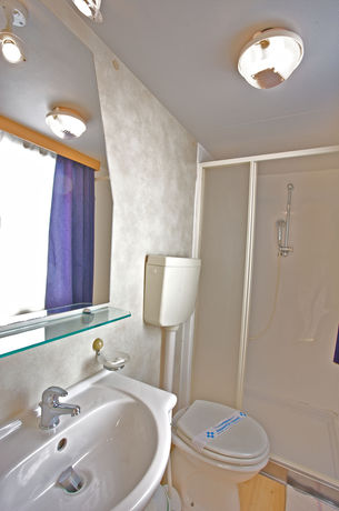 Imagen de los exteriores del Hotel Arena Stupice Mobile Homes. Foto 10