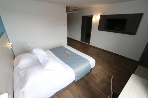 Imagen de la habitación del Hotel Arena Toulouse. Foto 16