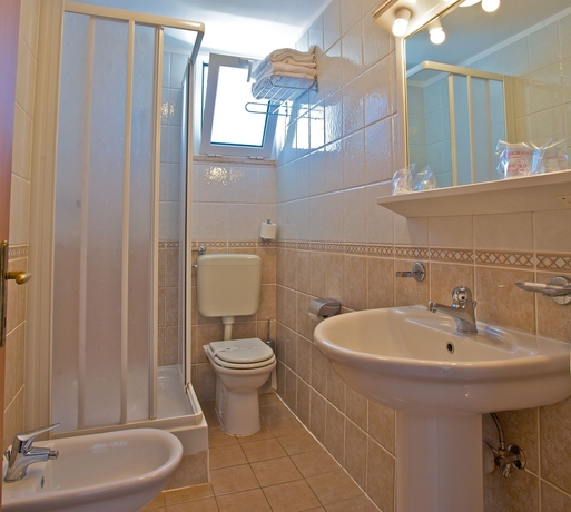 Imagen de la habitación del Hotel Arena Verudela Beach Apartments. Foto 4