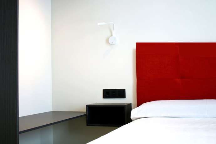 Imagen de la habitación del Hotel Arena Zone. Foto 6