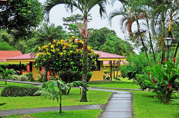 Imagen de los exteriores del Hotel Arenal Country Inn. Foto 11