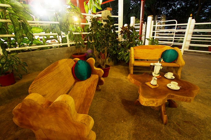 Imagen de los exteriores del Hotel Arenal Country Inn. Foto 12