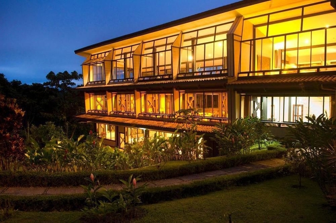 Imagen de los exteriores del Hotel Arenal Kioro Suites and Spa. Foto 12