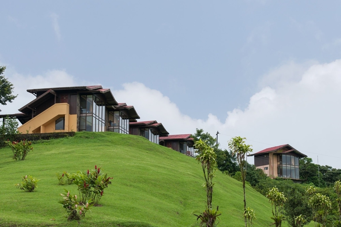 Imagen de los exteriores del Hotel Arenal Lodge. Foto 12