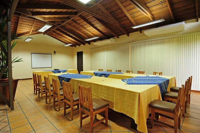 Imagen de los interiores del Hotel Arenal Manoa and Hot Springs Resort. Foto 4