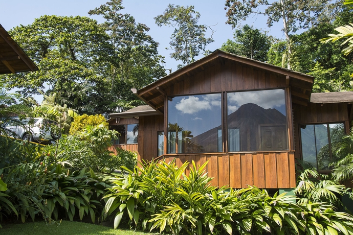 Imagen de los exteriores del Hotel Arenal Paraíso Resort and Thermo Mineral Hot Springs. Foto 6