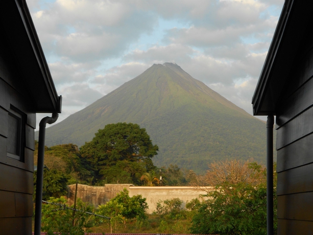 Imagen de los exteriores del Hotel Arenal Rabfer. Foto 13