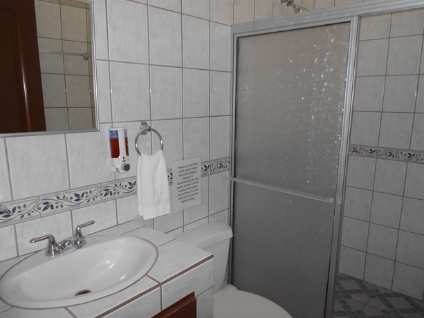 Imagen de la habitación del Hotel Arenal Rabfer. Foto 3