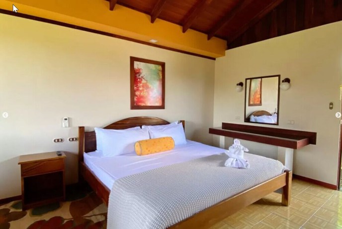 Imagen de la habitación del Hotel Arenal Roca Lodge. Foto 9