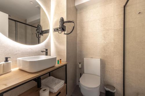 Imagen de la habitación del Hotel Arenal Suites Bilbao. Foto 5