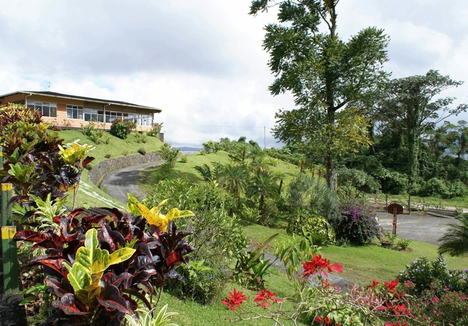 Imagen de los exteriores del Hotel Arenal Vista Lodge. Foto 9