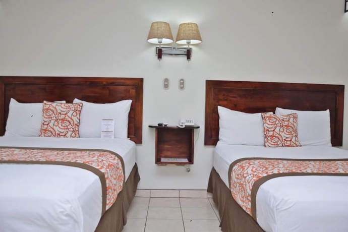 Imagen de la habitación del Hotel Arenal Volcano Inn. Foto 13