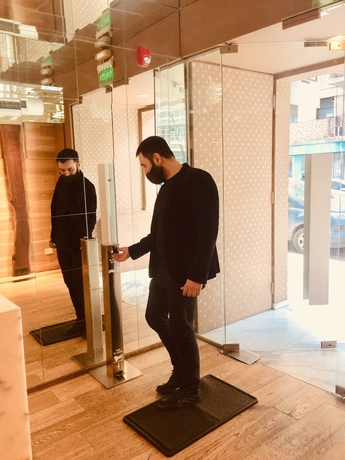 Imagen de los interiores del Hotel Arenales, Buenos Aires. Foto 18