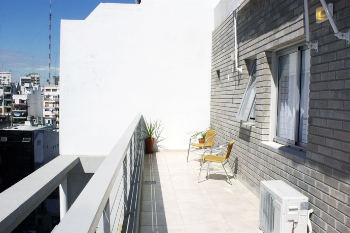 Imagen de la habitación del Hotel Arenales Suites. Foto 3