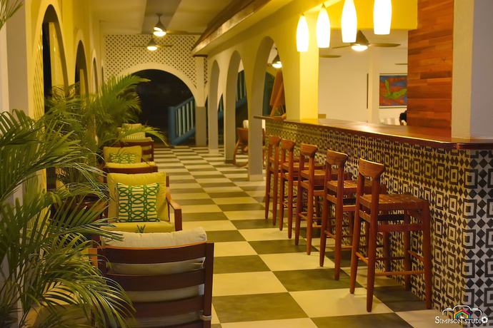 Imagen del bar/restaurante del Hotel Arenas Beach. Foto 6