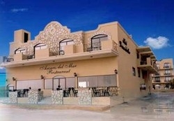Imagen del bar/restaurante del Hotel Arenas Del Mar. Foto 3