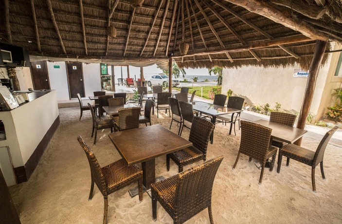 Imagen del bar/restaurante del Hotel Arenas, Mahahual. Foto 2