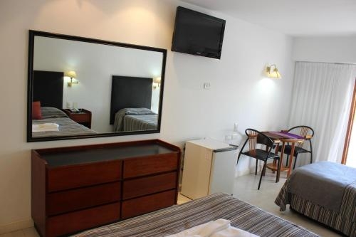Imagen de la habitación del Hotel Arenas, Pinamar. Foto 8