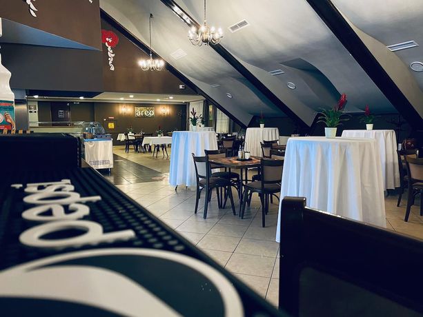 Imagen del bar/restaurante del Hotel Areo and Restaurant. Foto 4