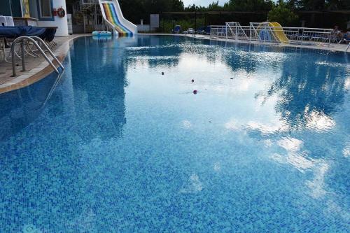 Imagen general del Hotel Ares Blue. Foto 8