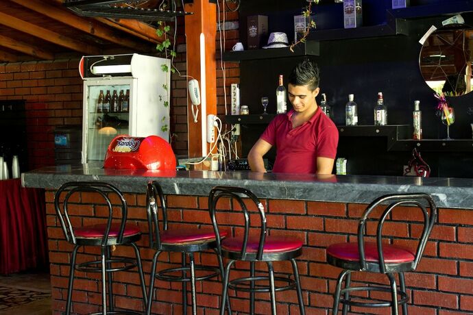 Imagen del bar/restaurante del Hotel Ares City. Foto 13