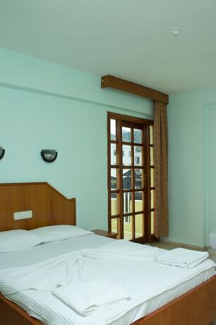 Imagen general del Hotel Ares City. Foto 3