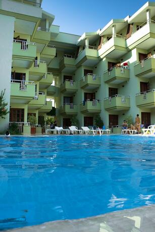 Imagen general del Hotel Ares City. Foto 7