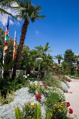 Imagen de los exteriores del Hotel Ares, Pontinia. Foto 10