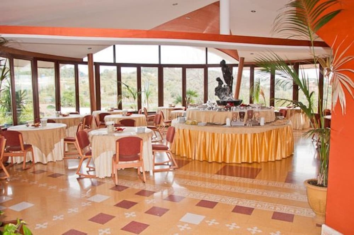 Imagen del bar/restaurante del Hotel Ares, San Giovanni La Punta. Foto 3