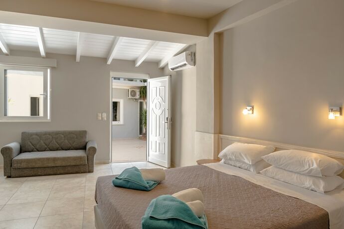 Imagen de la habitación del Hotel Areti, Agia Galini. Foto 17