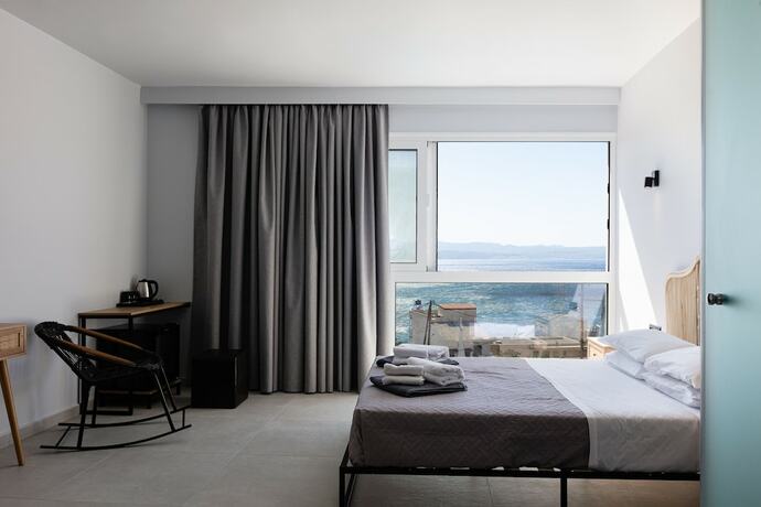 Imagen de la habitación del Hotel Areti, Agia Galini. Foto 18
