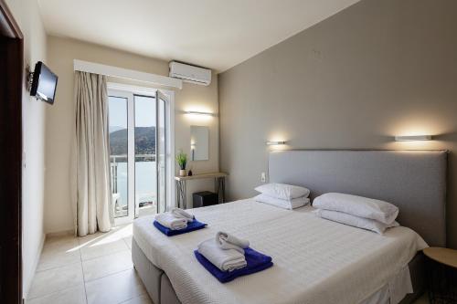 Imagen de la habitación del Hotel Areti, Agia Galini. Foto 16