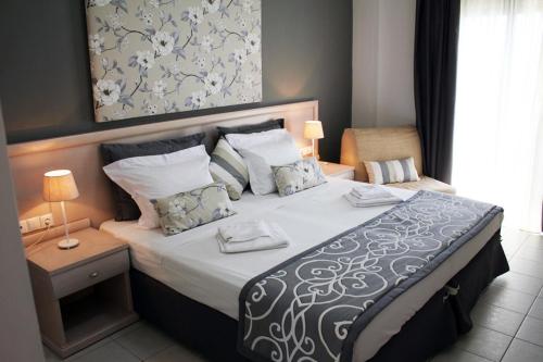 Imagen de la habitación del Hotel Areti, Neos Marmaras. Foto 8