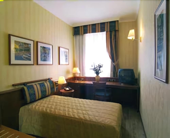 Imagen de la habitación del Hotel Aretusa Palace. Foto 13