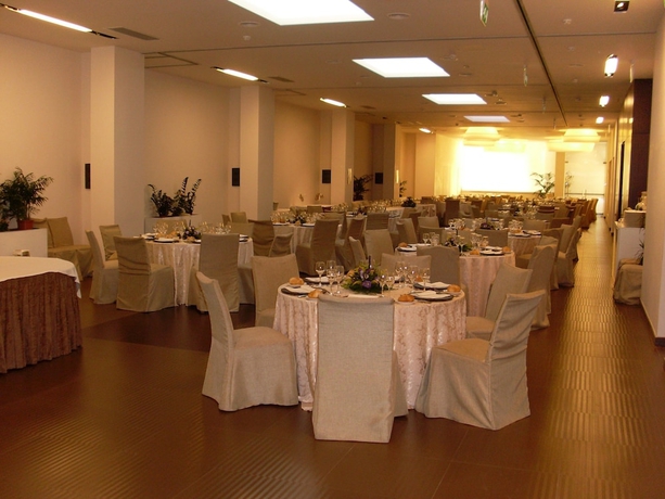 Imagen del bar/restaurante del Hotel Aretusa Palace. Foto 2