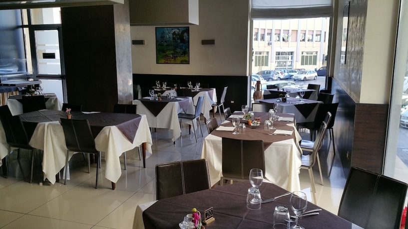 Imagen del bar/restaurante del Hotel Aretusa Palace. Foto 3