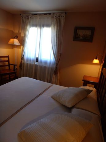 Imagen de la habitación del Hotel Areulo. Foto 2