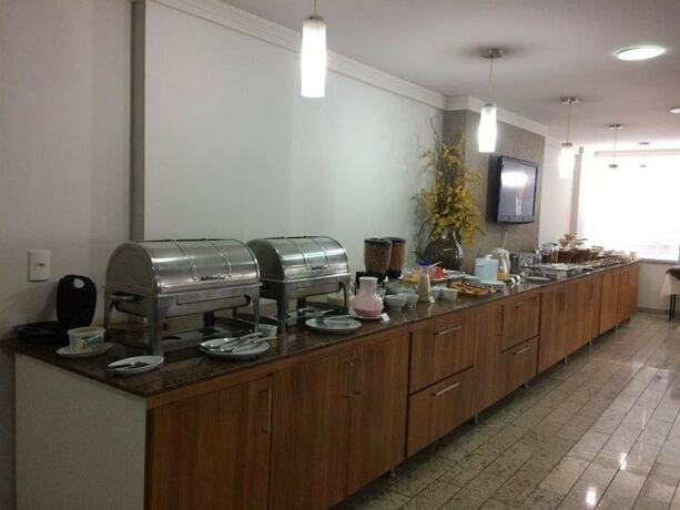 Imagen del bar/restaurante del Hotel Arezzu. Foto 2