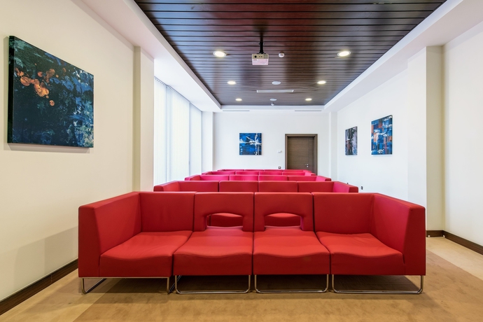 Imagen de los interiores del Hotel Arfa Park. Foto 15
