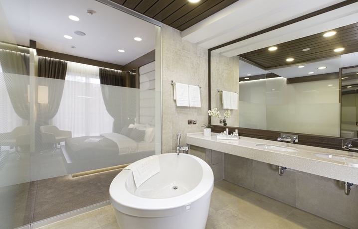Imagen de la habitación del Hotel Arfa Park. Foto 11