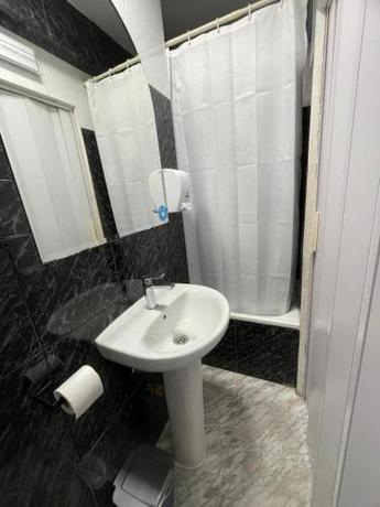 Imagen de la habitación del Hotel Arganda. Foto 15