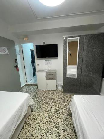 Imagen de la habitación del Hotel Arganda. Foto 16