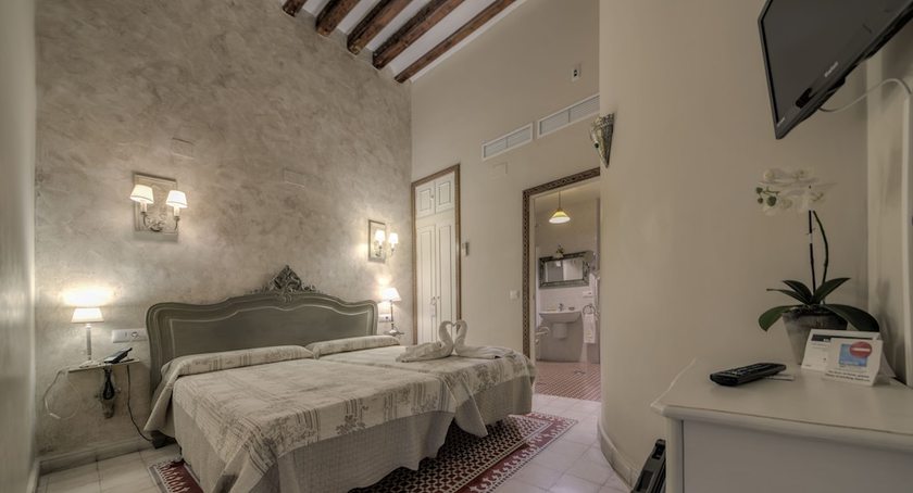 Imagen de la habitación del Hotel Argantonio. Foto 9