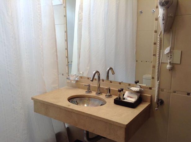 Imagen de la habitación del Hotel Argenta Suites Belgrano. Foto 9