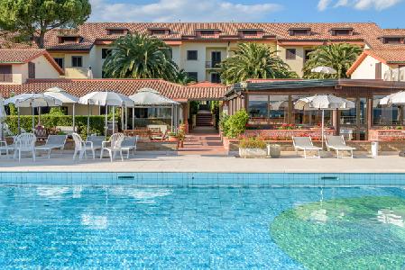 Imagen de la piscina del Hotel Argentario Osa Resort. Foto 14