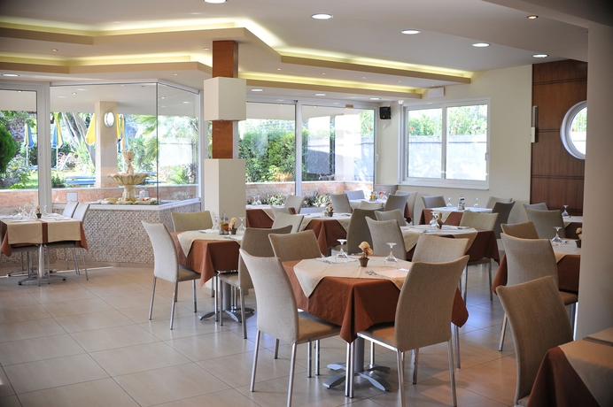 Imagen del bar/restaurante del Hotel Argiro Village. Foto 6