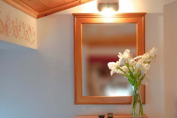 Imagen de la habitación del Hotel Argjiro. Foto 7